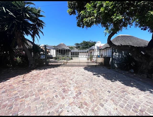 2 BEDROOM APARTMENT TO LET IN TABLE VIEW